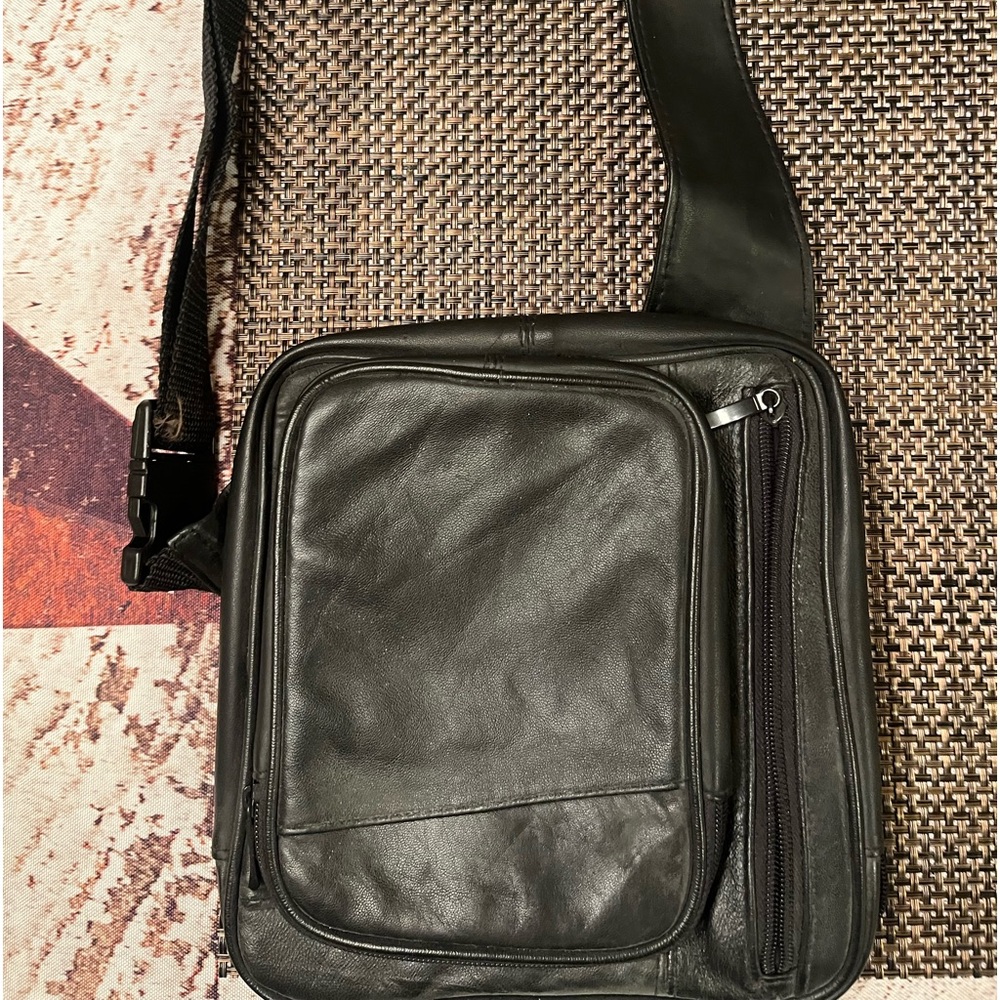 shoulder bag